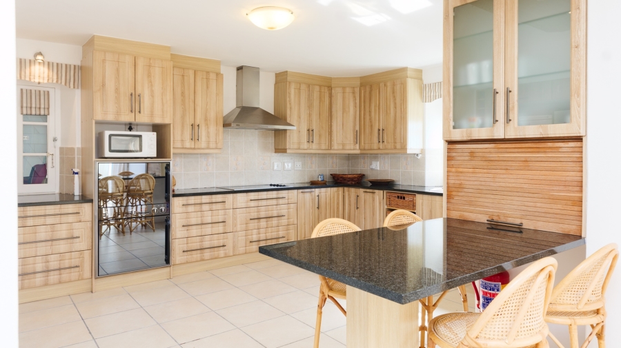 5 Bedroom Property for Sale in Struisbaai Western Cape